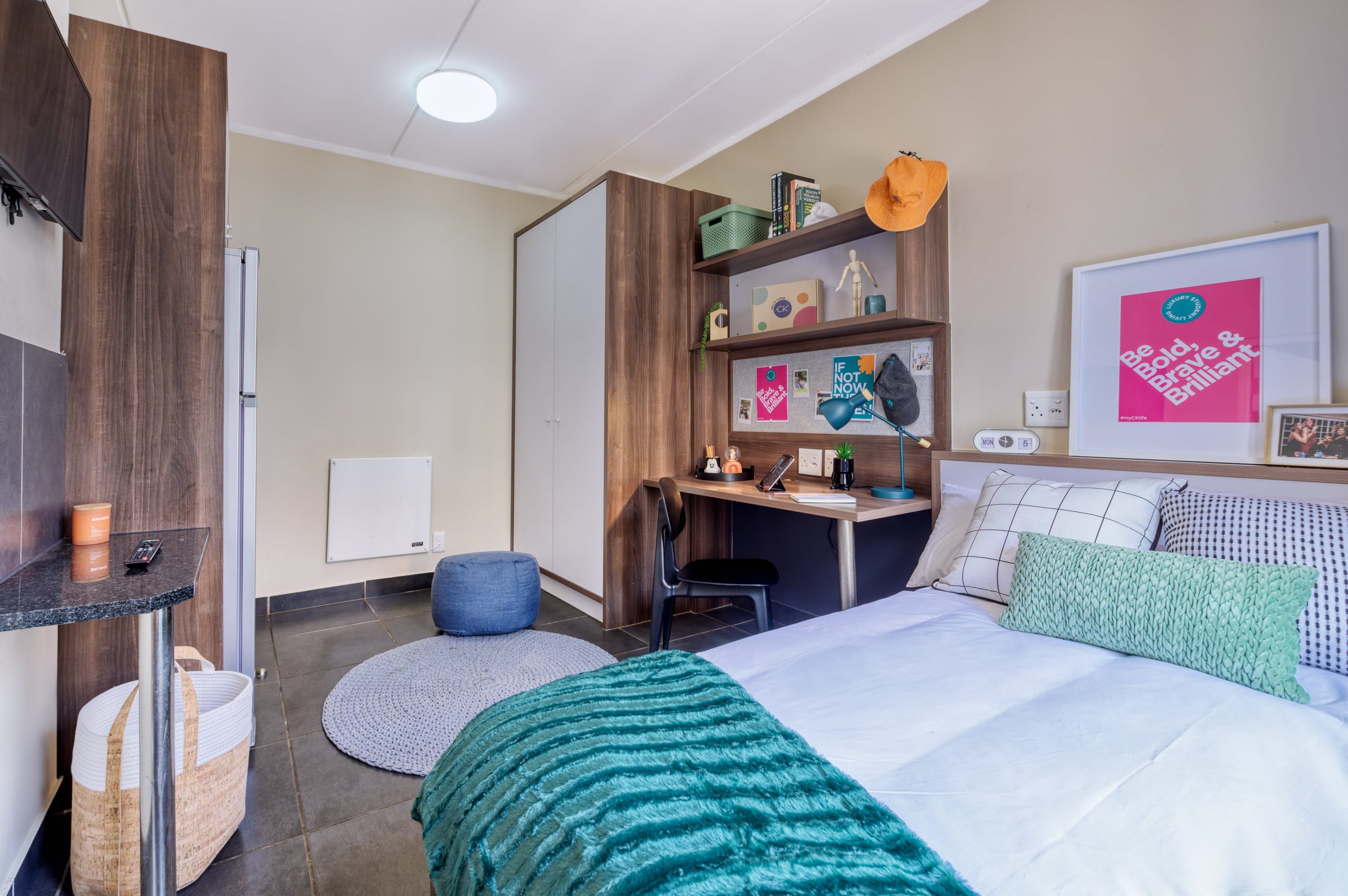 <span>Explorer</span> Two Standard